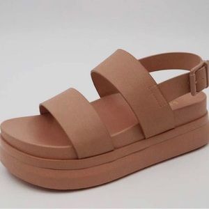 Bamboo thick slingback sandal.